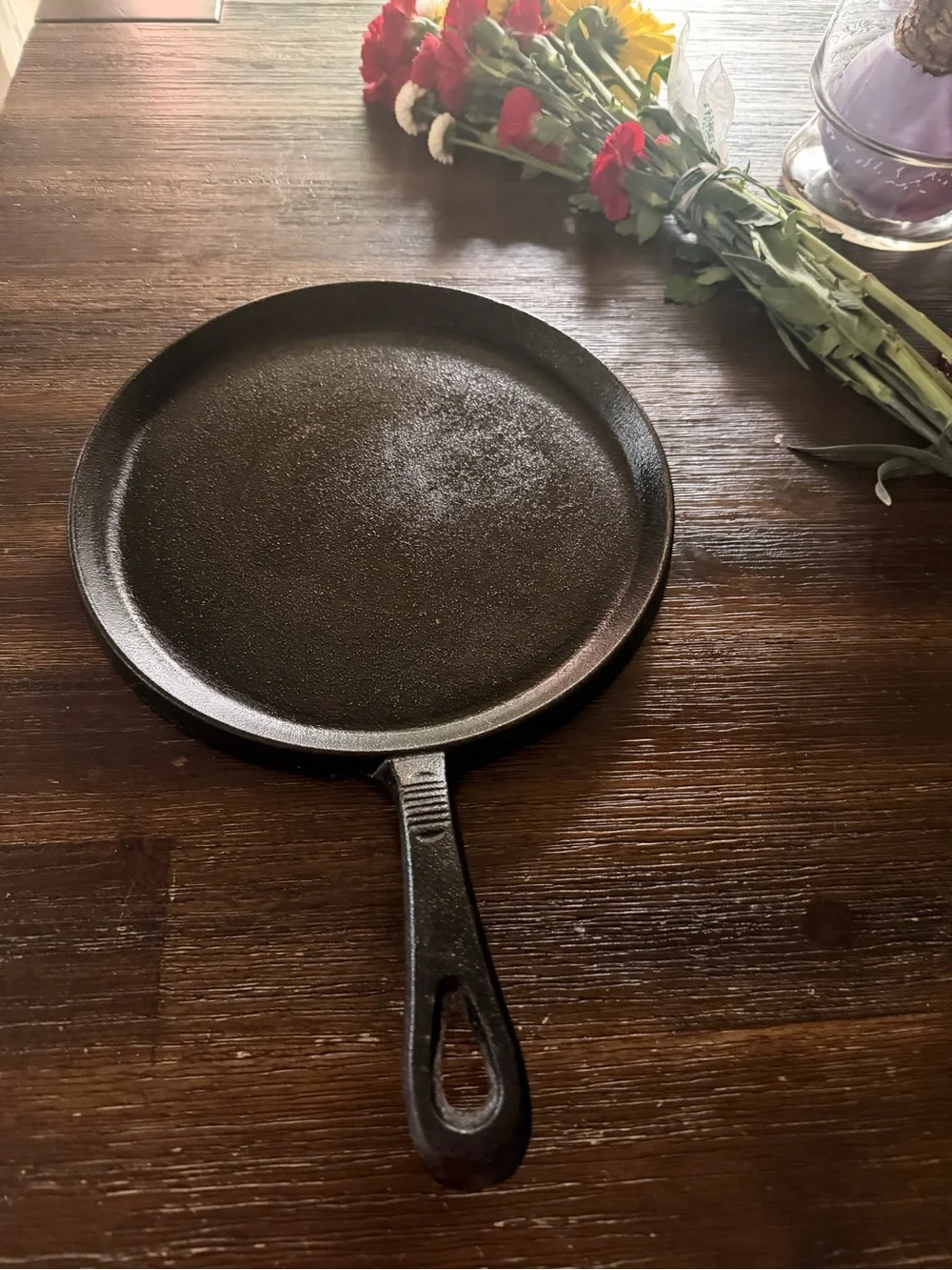 Lodge Round Seasoned Cast Iron Griddle, PFAS-Free, 10 Inches Non-Toxic Round C